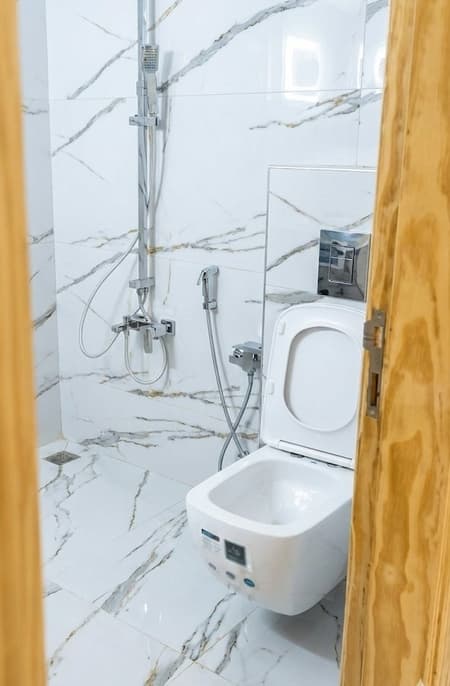 شقة فخمة مع شرفة (غرفة و صالون) — photo 5